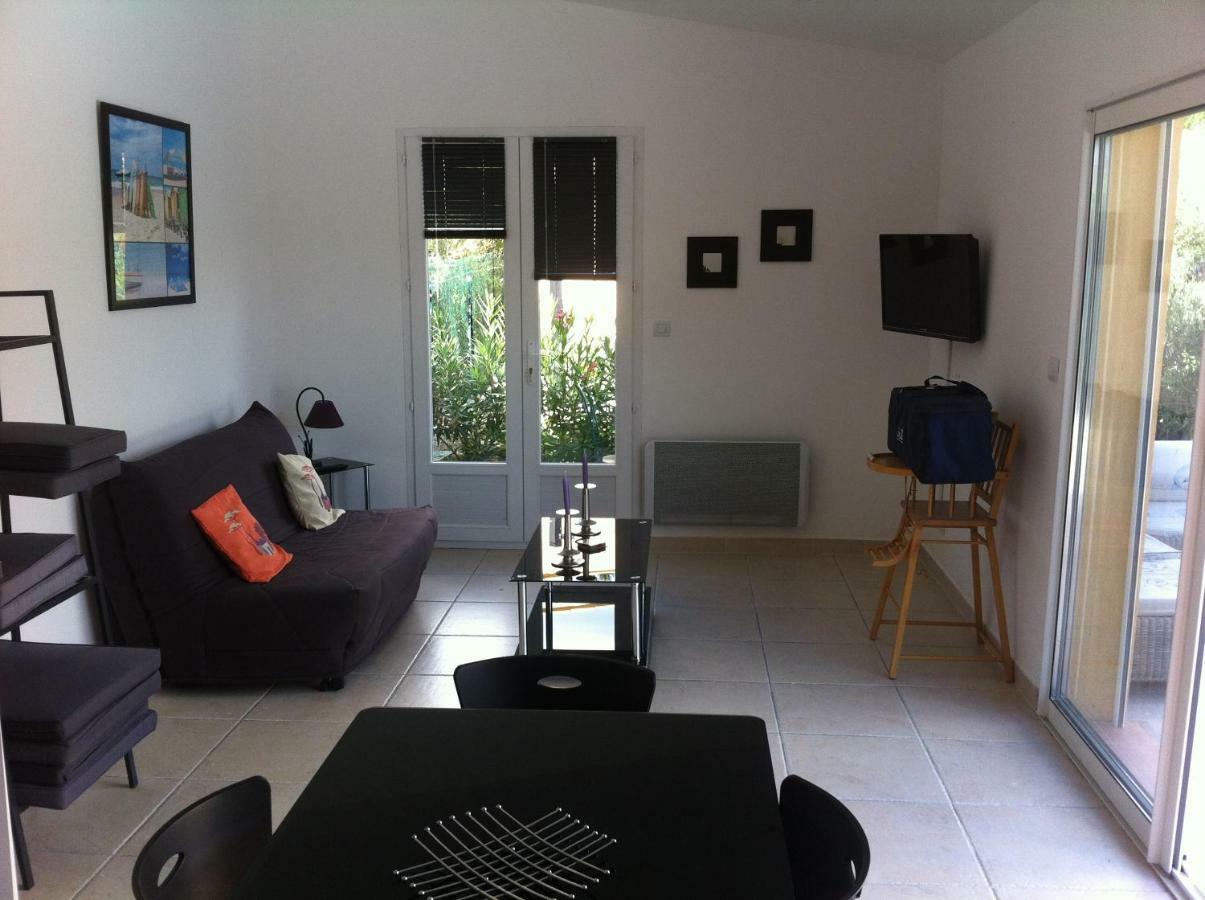 Les Cigales Des Pres Appartement Aups Kültér fotó